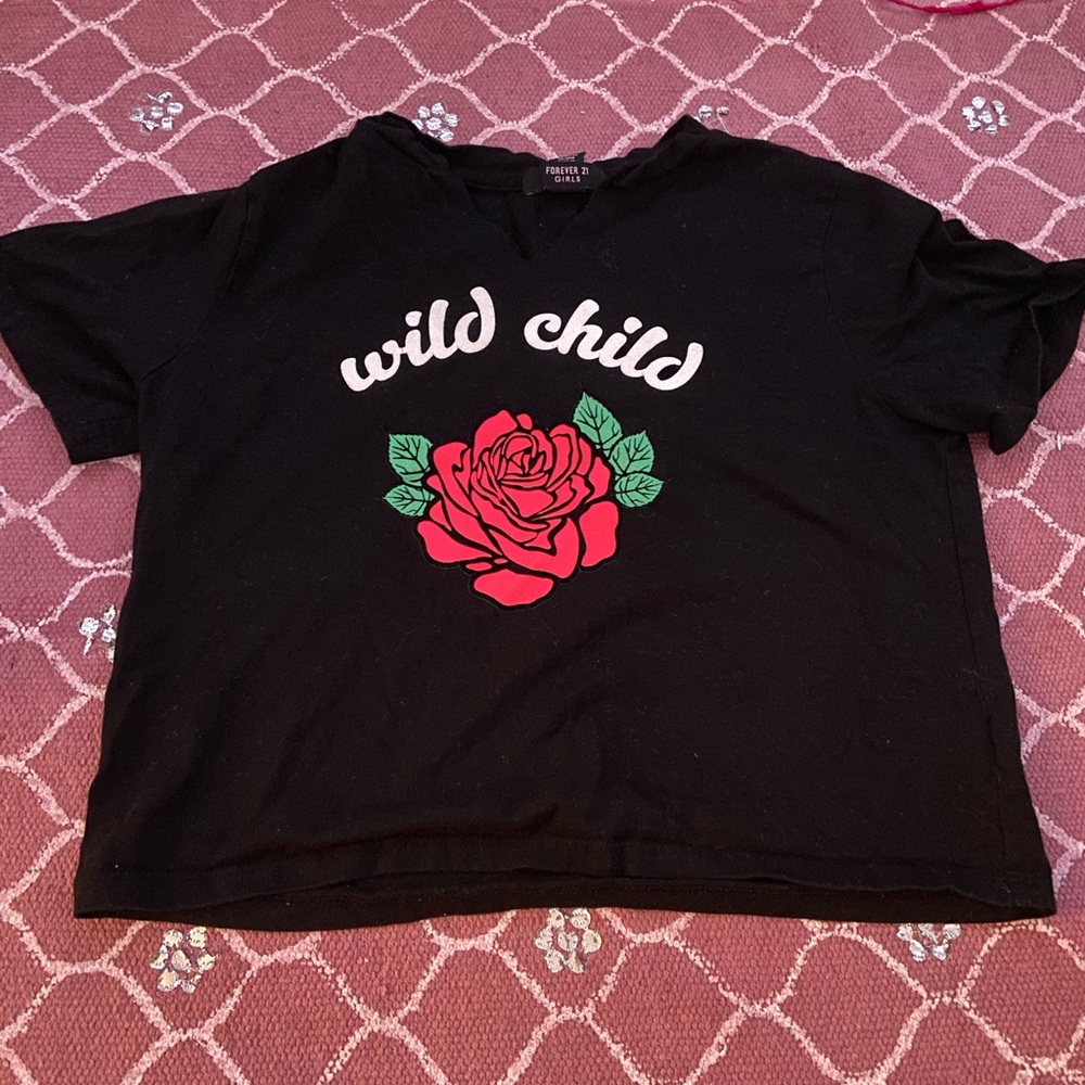 black cropped rose baby tee
